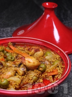 Марокански / арабски тажин с пиле и кус кус - снимка на рецептата